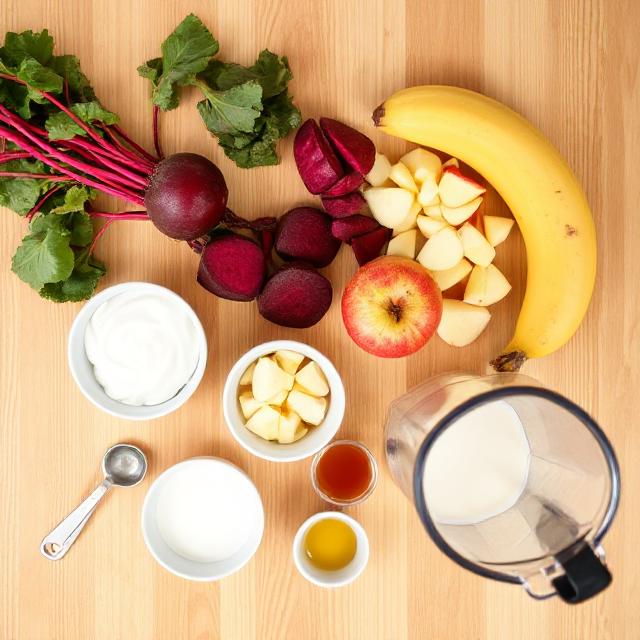 Ingredients-of-Beetroot-Apple-Smoothie
